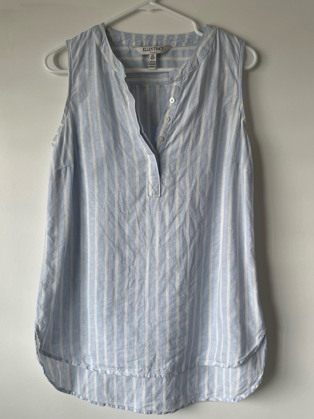 Ellen Tracy 100% Linen Light Blue Striped Sleeveless Top